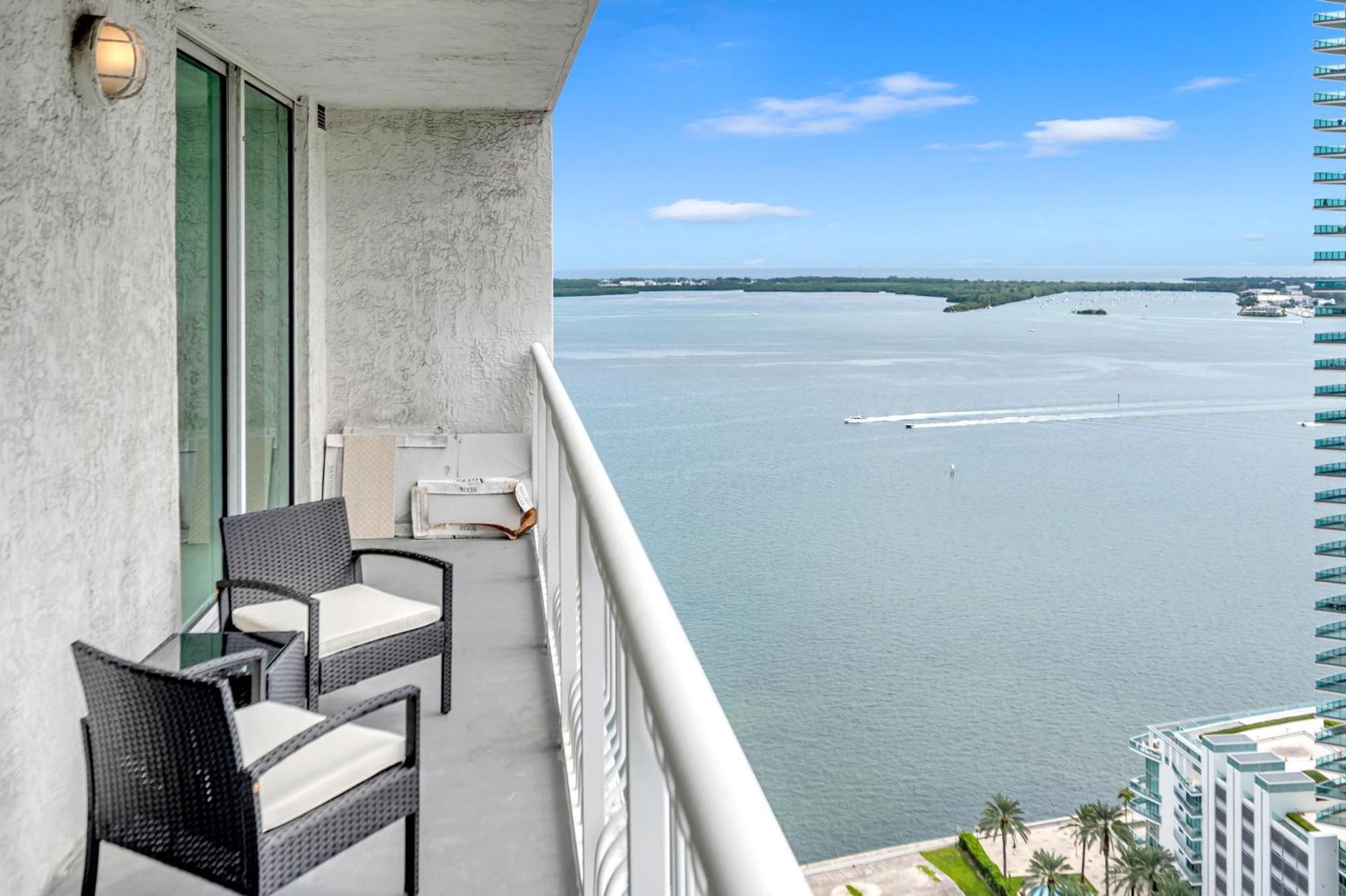 The Club - 1200 Brickell Bay Drive Apartamento