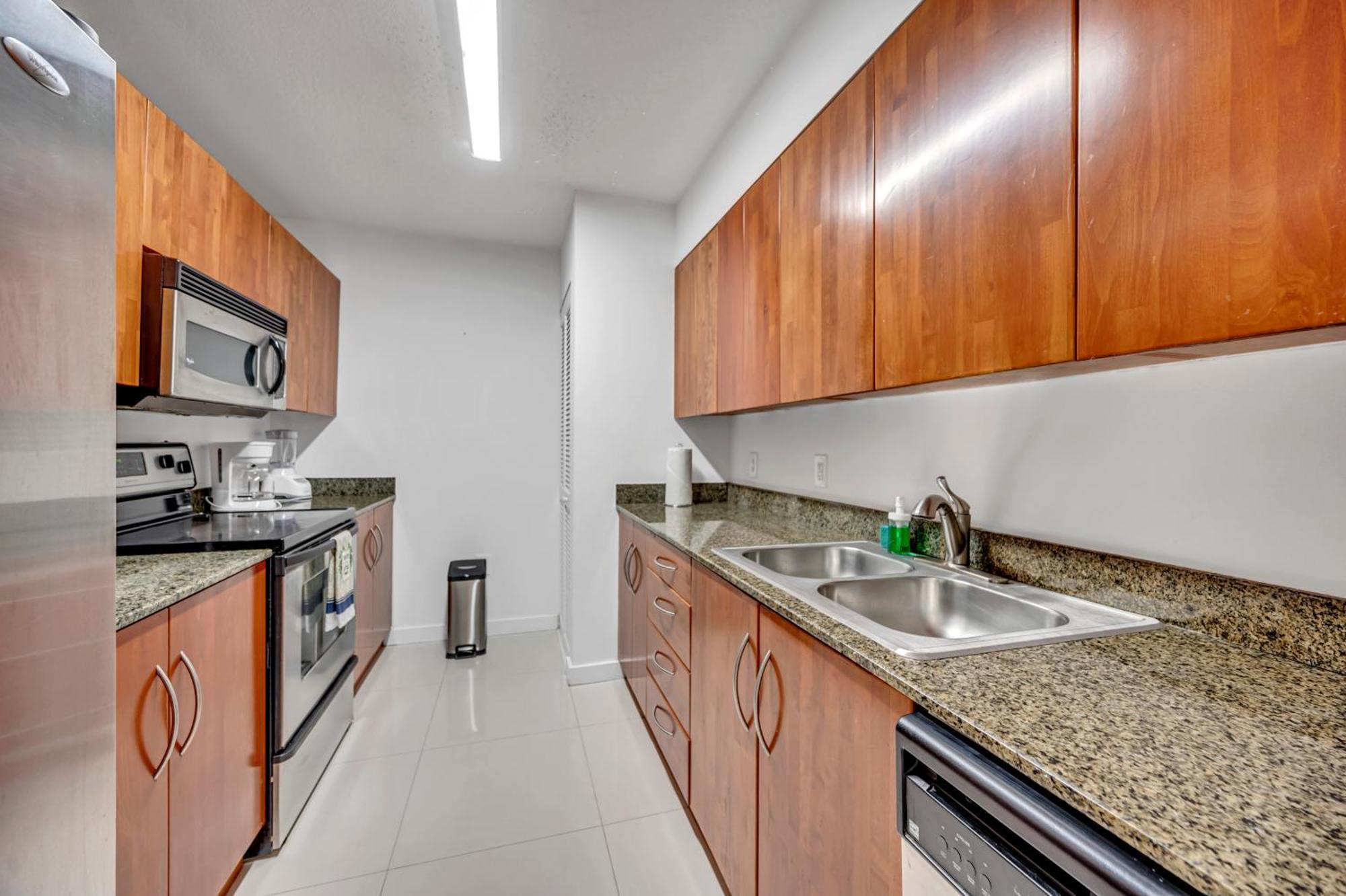 The Club - 1200 Brickell Bay Drive Apartamento
